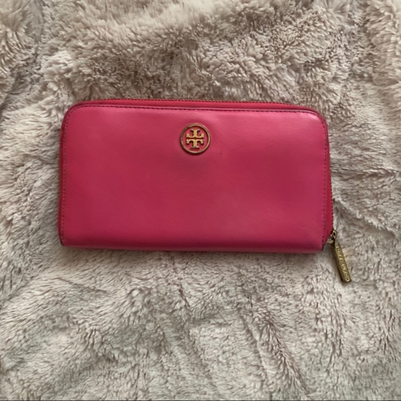 Tory Burch Handbags - Pink Tory Burch Wallet